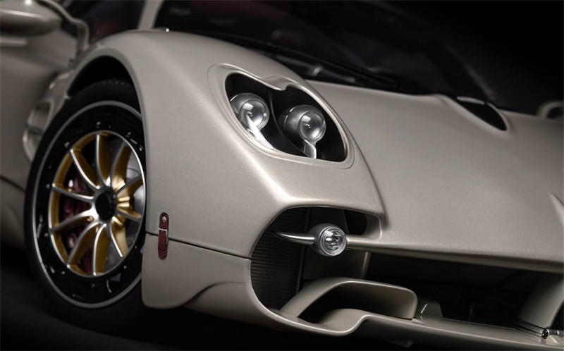 Pocher 1:8 Pagani Utopia Assembly Car