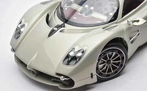 Pocher 1:8 Pagani Utopia Assembly Car
