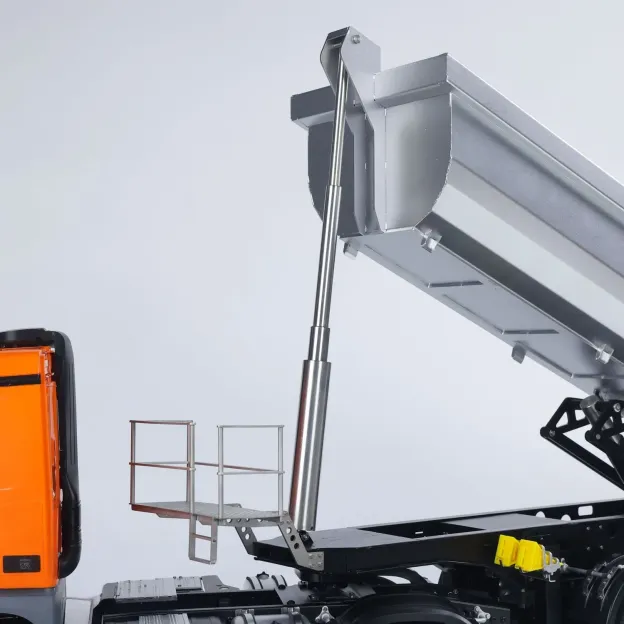 1/14 Scale 4X4 RC Tractor Truck