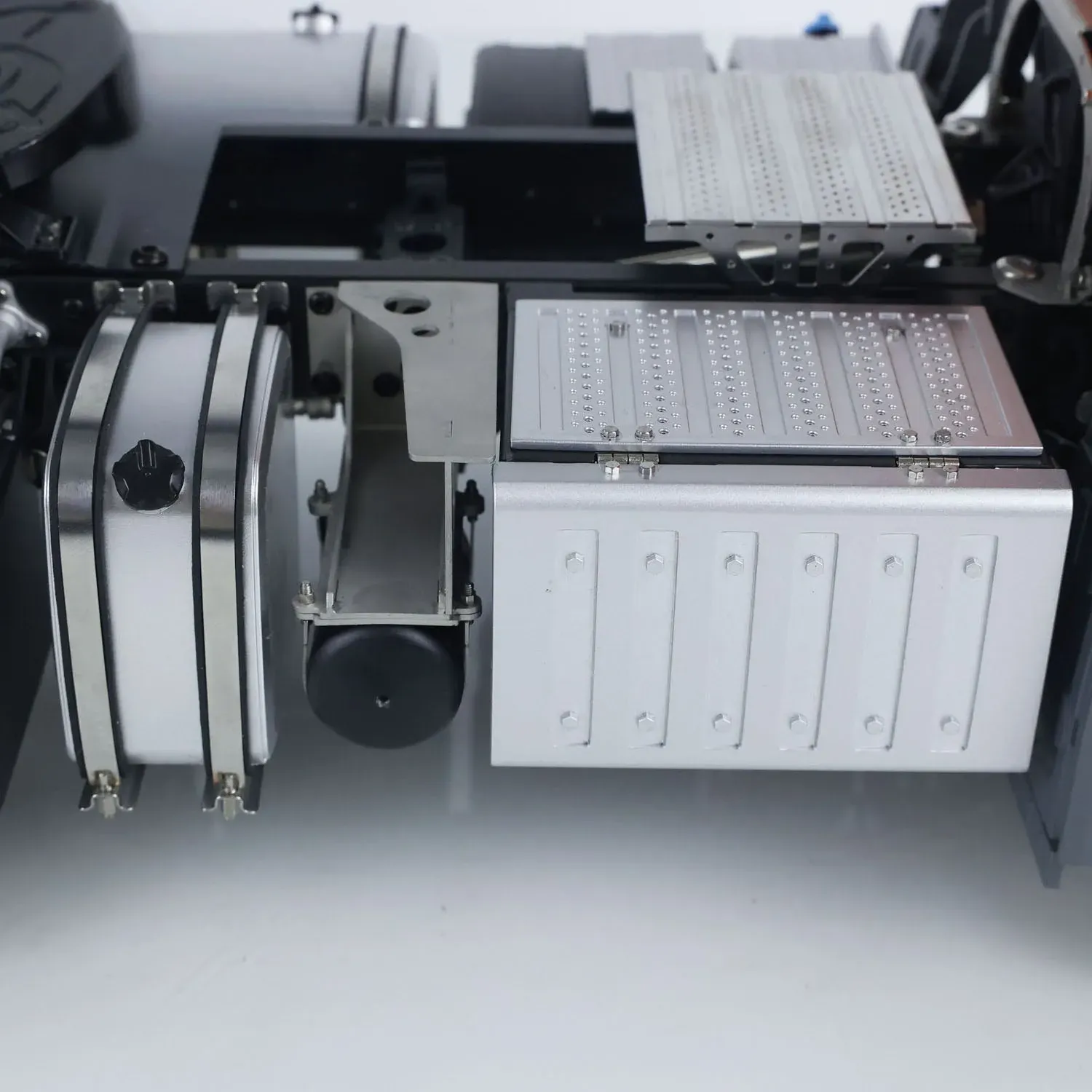 1/14 Scale 4X4 RC Tractor Truck