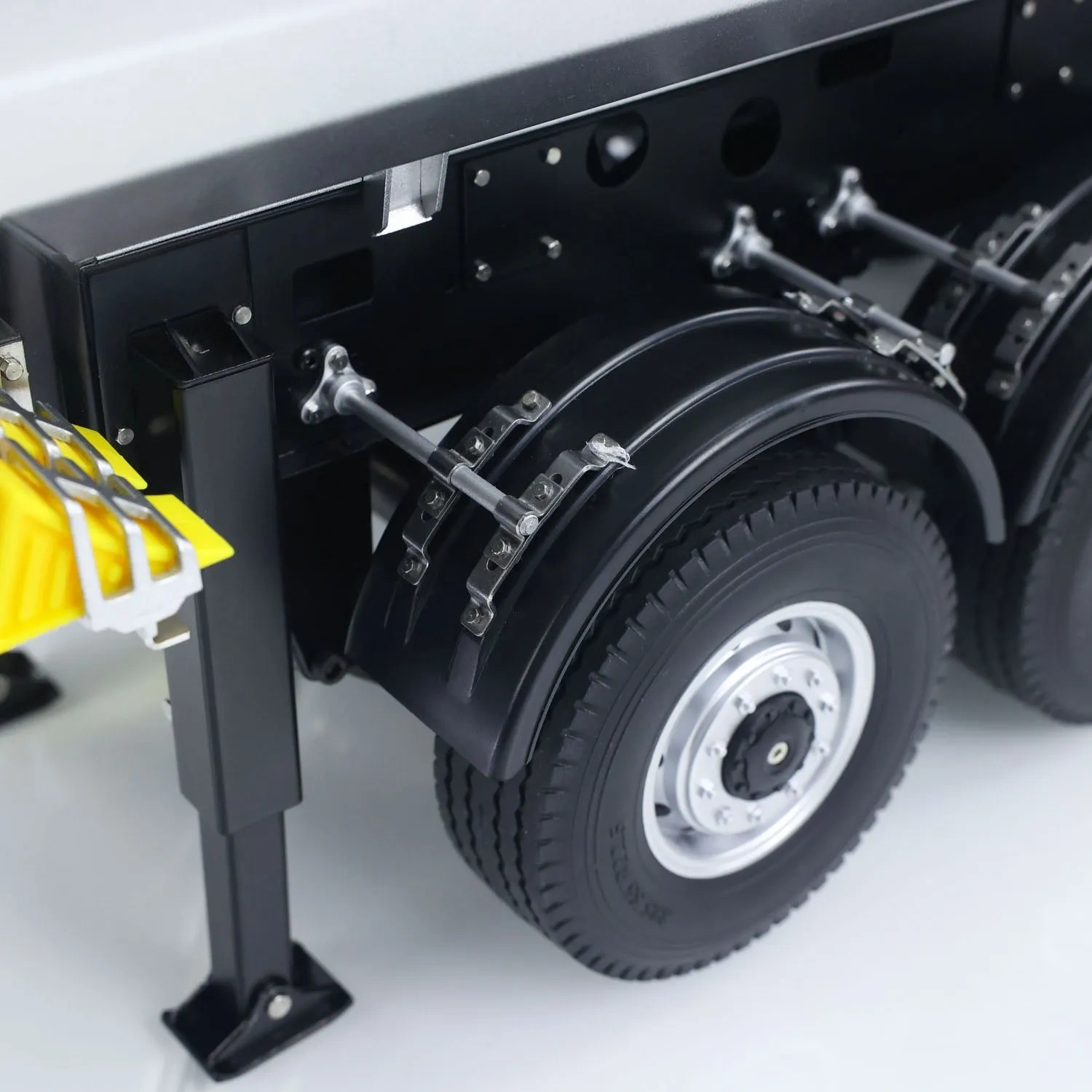 1/14 Scale 4X4 RC Tractor Truck