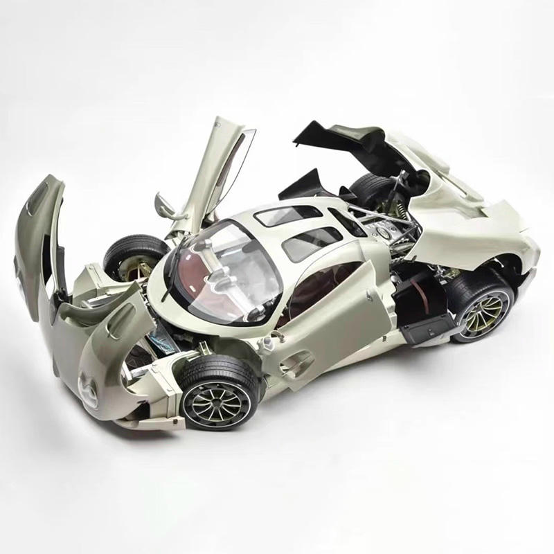 Pocher 1:8 Pagani Utopia Assembly Car