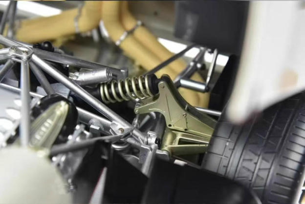 Pocher 1:8 Pagani Utopia Assembly Car