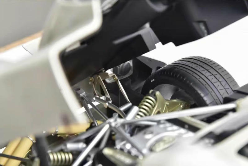 Pocher 1:8 Pagani Utopia Assembly Car