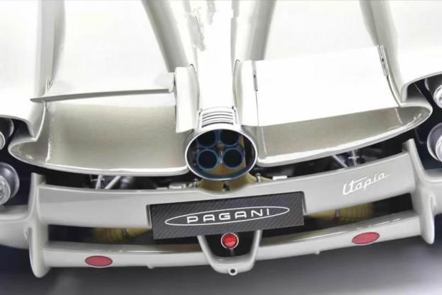 Pocher 1:8 Pagani Utopia Assembly Car