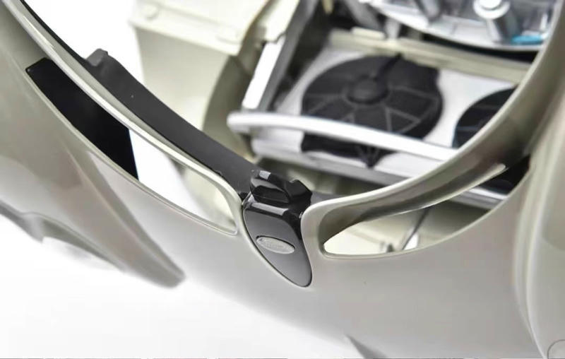 Pocher 1:8 Pagani Utopia Assembly Car