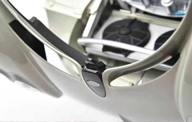 Pocher 1:8 Pagani Utopia Assembly Car