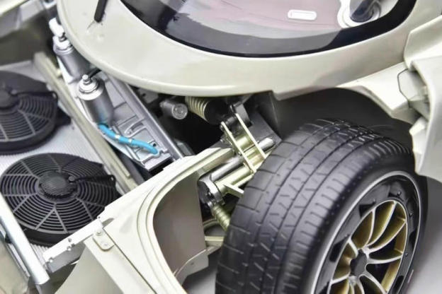 Pocher 1:8 Pagani Utopia Assembly Car