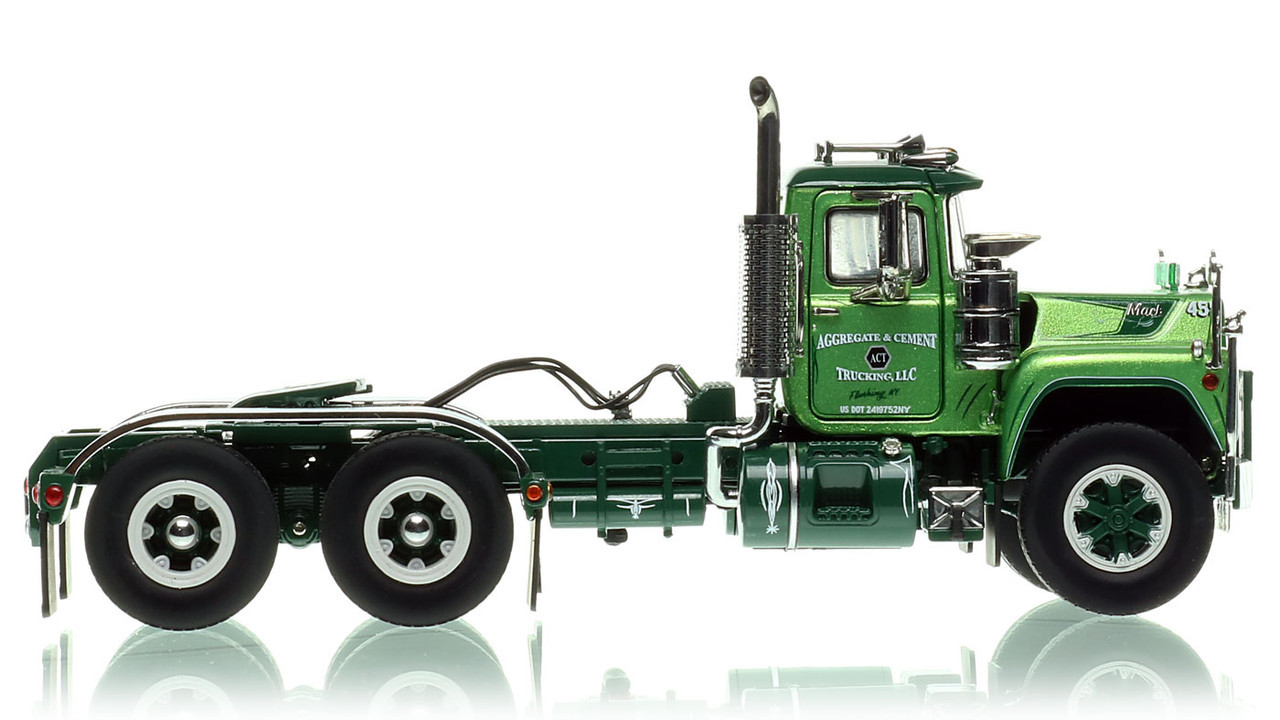 Aggregate & Cement Trucking 1989 Mack R688ST tandem axle tractor