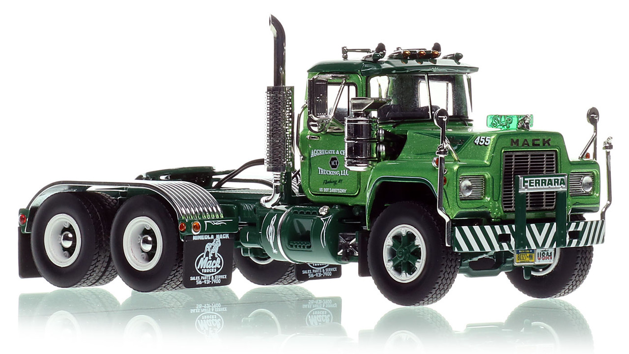 Aggregate & Cement Trucking 1989 Mack R688ST tandem axle tractor