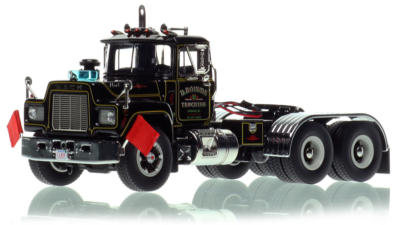 D. Rounds Trucking 1979 Mack R686 tandem axle tractor