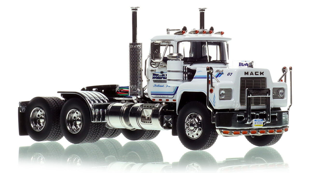 Brian Blair 1987 Mack R600 tandem axle tractor