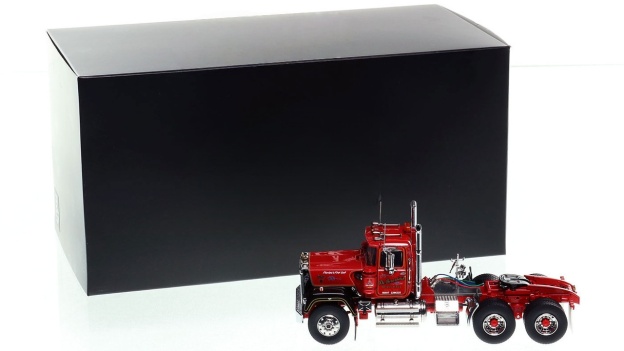 Heavy Haul 1991 Mack Superliner in 1:50 Scale