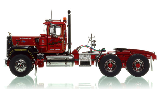 Heavy Haul 1991 Mack Superliner in 1:50 Scale