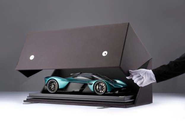 Aston Martin Valkyrie Spider (2023)