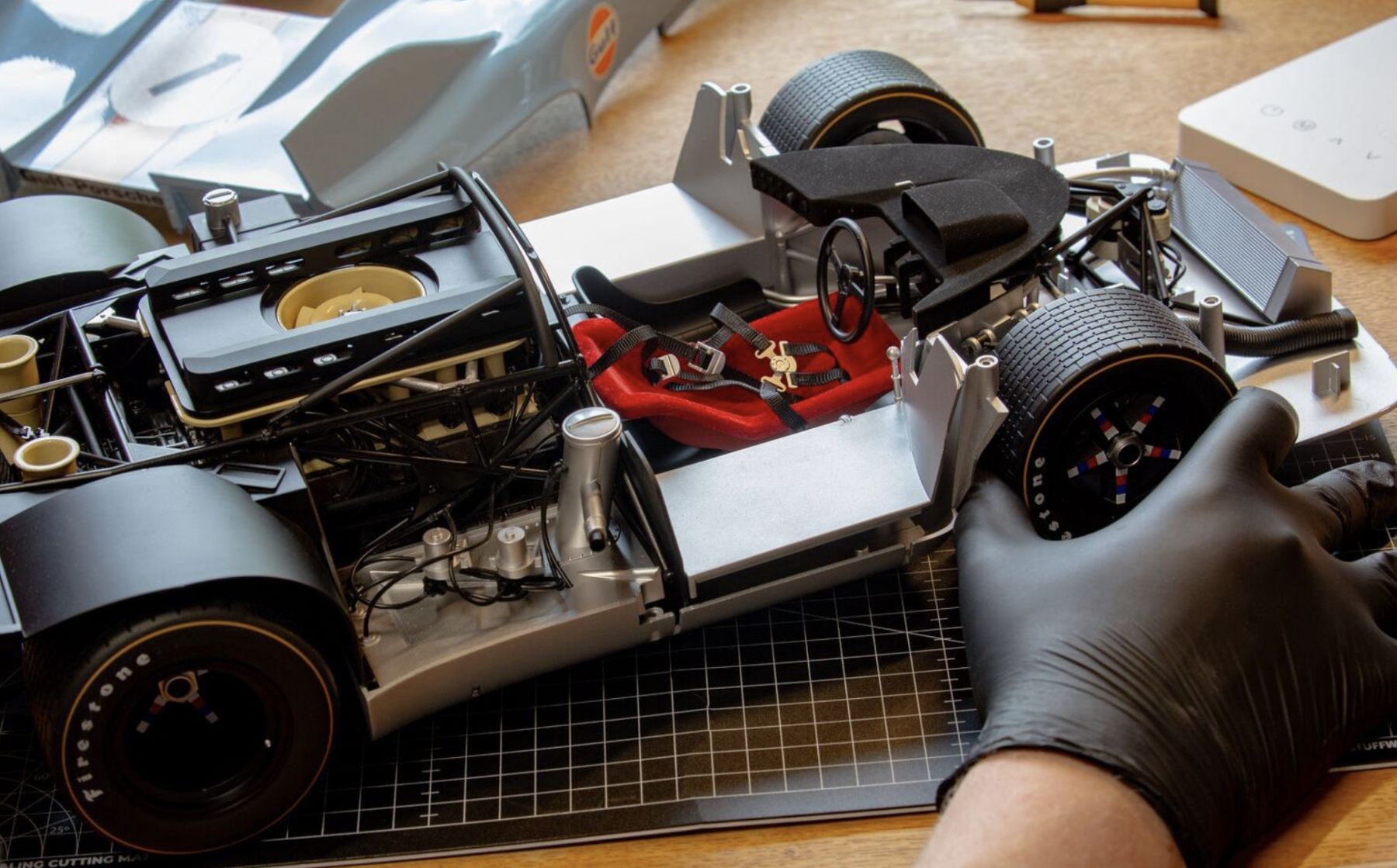 1:8 Scale Ultimate Porsche 917K Gulf Collection