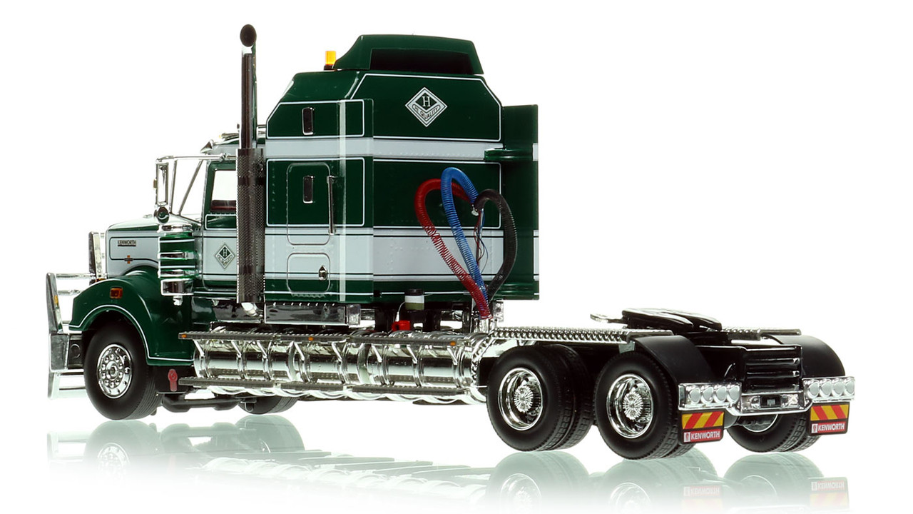 Kenworth T900 Tandem Axle Tractor