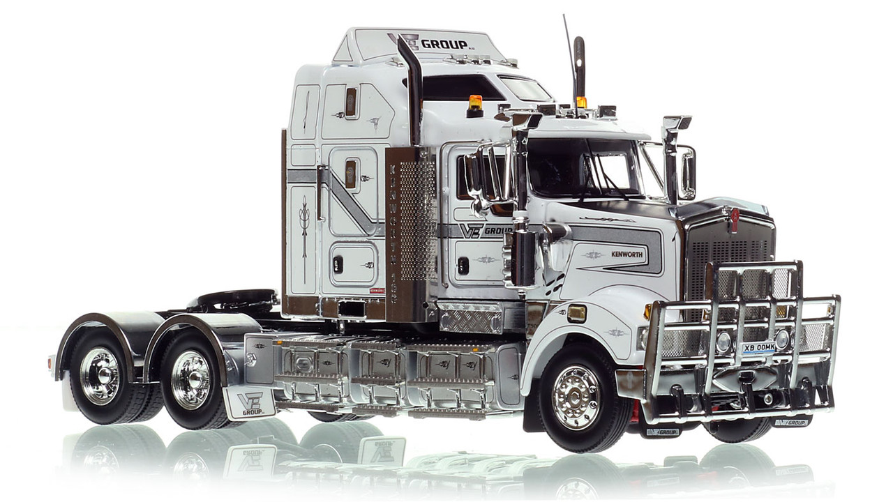 Kenworth T909 Tandem Axle Tractor