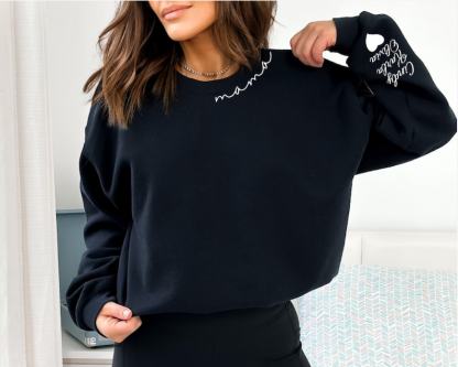 Custom Mama Sweatshirt with Kid Name on Sleeve, Personalized Mom Sweatshirt, Minimalist Momma Sweater, Christmas Gift for Mom, Gift for Her