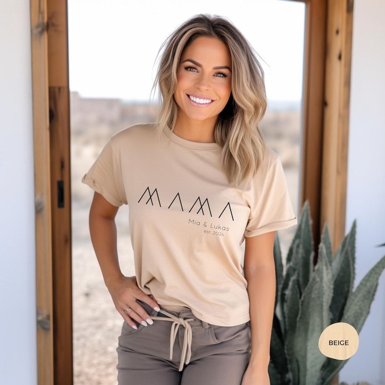 Mama hoodie personalized with name and year, mom t-shirt gift, expectant mom announcement, Mother's Day, mother sweater