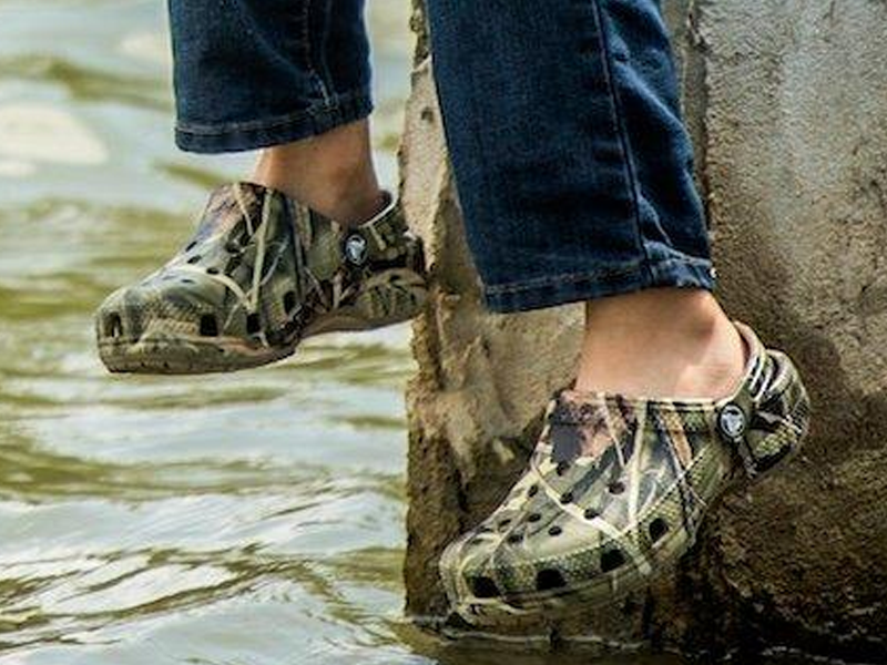 crocs
