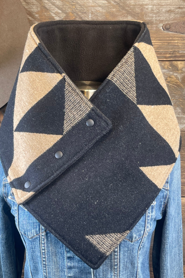 Western Mountain Pattern Warm Neck Hood