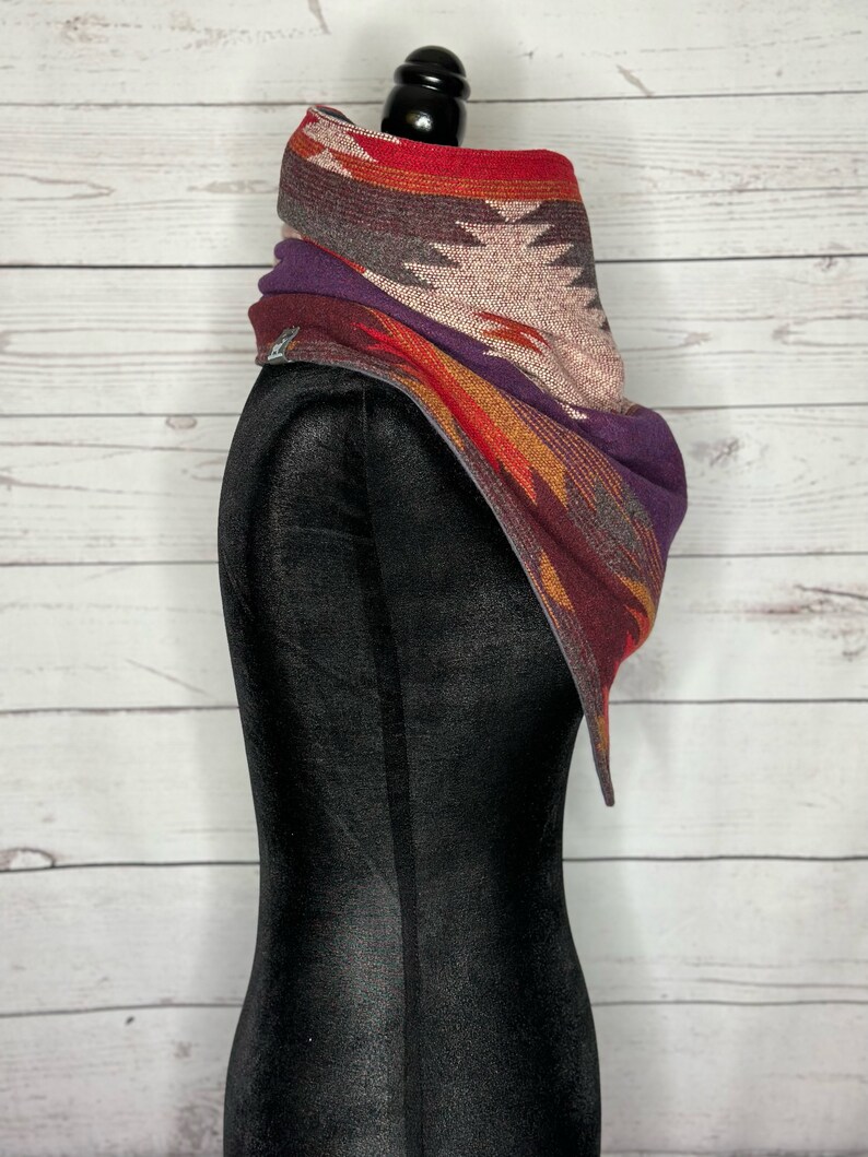 Sangria Western Aztec Warm Neck Hood