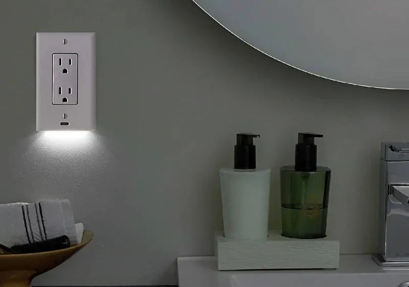Outlet Cover with Integrated LED Night Light