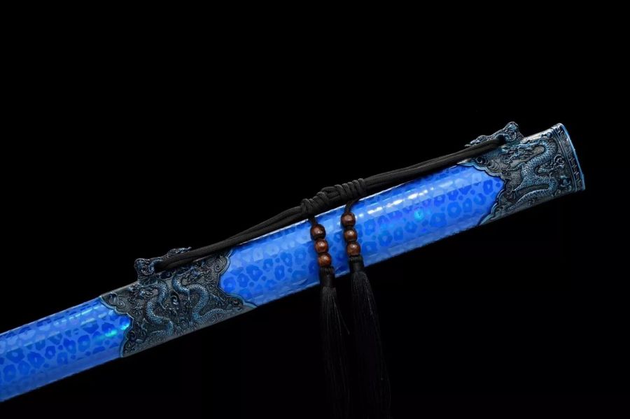 Ručně vyrobená katana, pravá japonská katana s rytým designem černé čepele