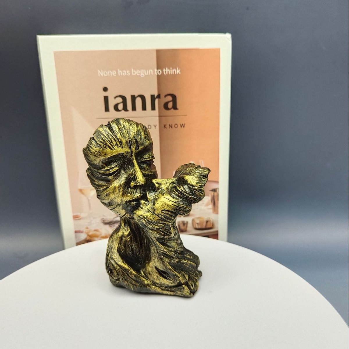 Vintage Kissing Portrait Resin Ornament ✨ Romantic Gift for Anniversary Valentine's Day Home Decor