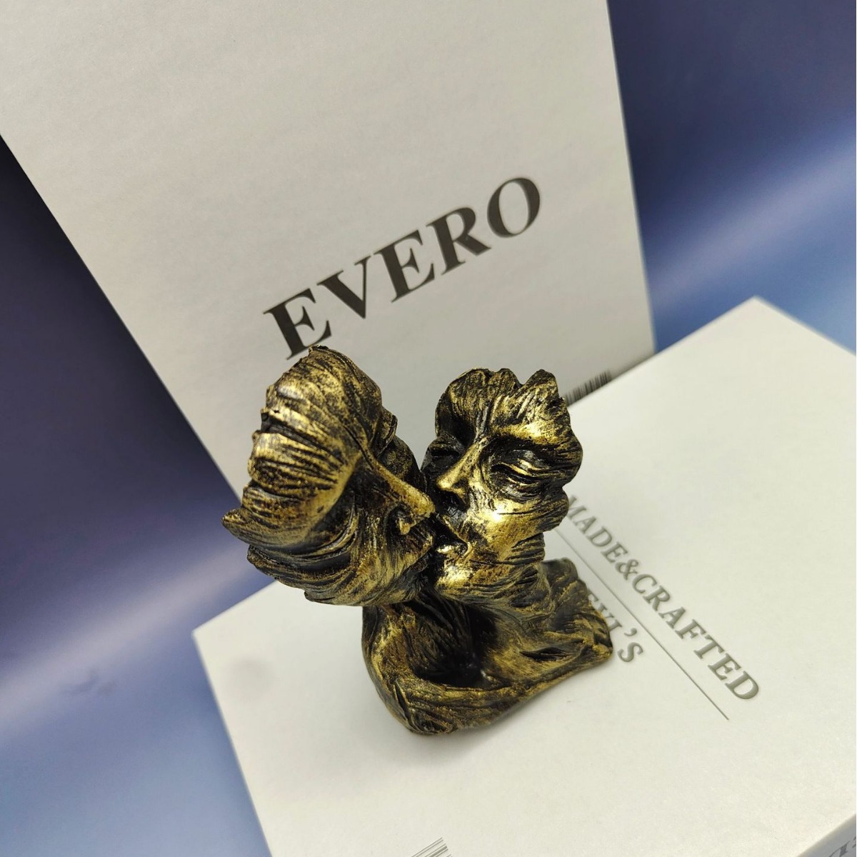 Vintage Kissing Portrait Resin Ornament ✨ Romantic Gift for Anniversary Valentine's Day Home Decor