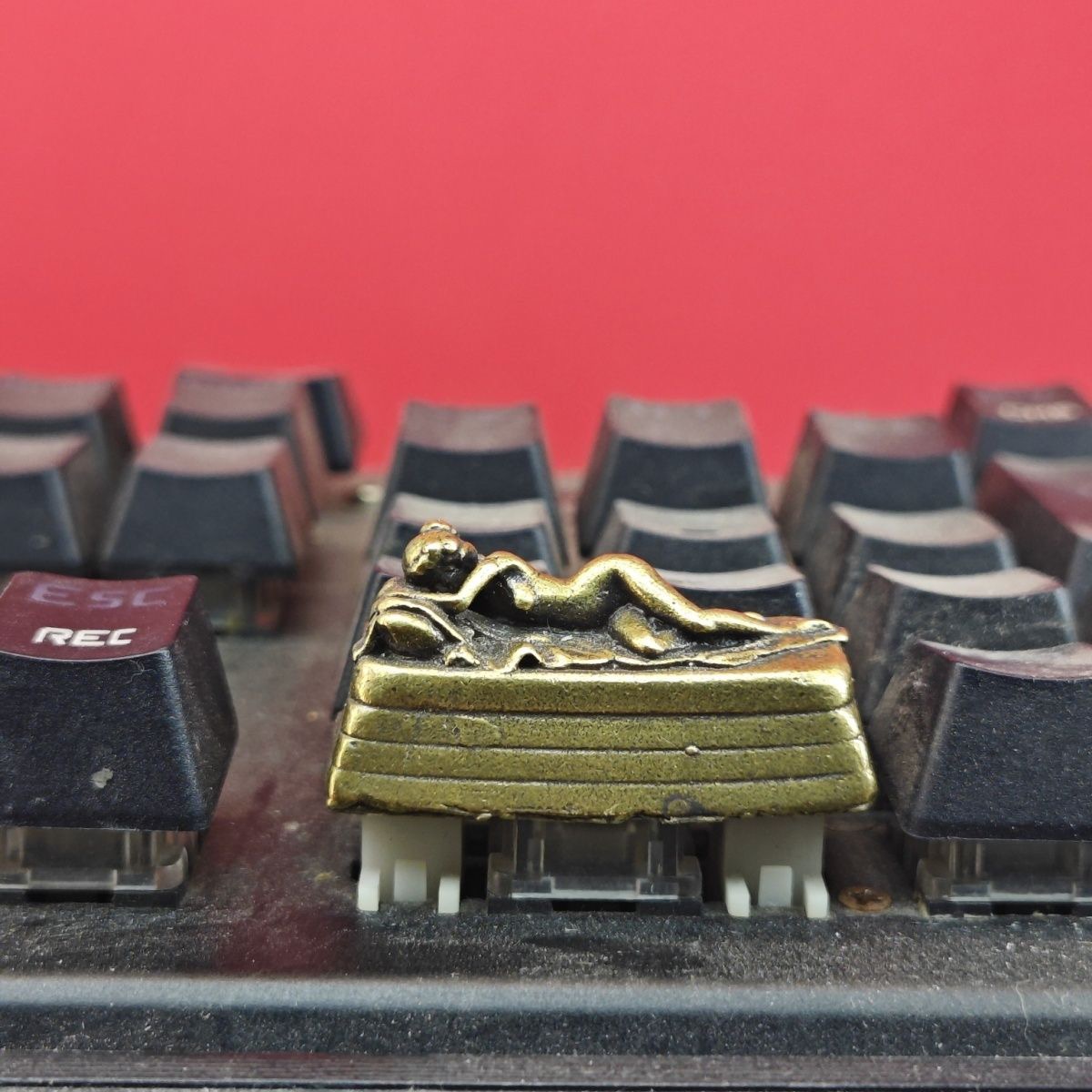 Vintage Brass Sleeping Beauty Keycap Artisan Metal Relief Keycap for Mechanical Keyboard