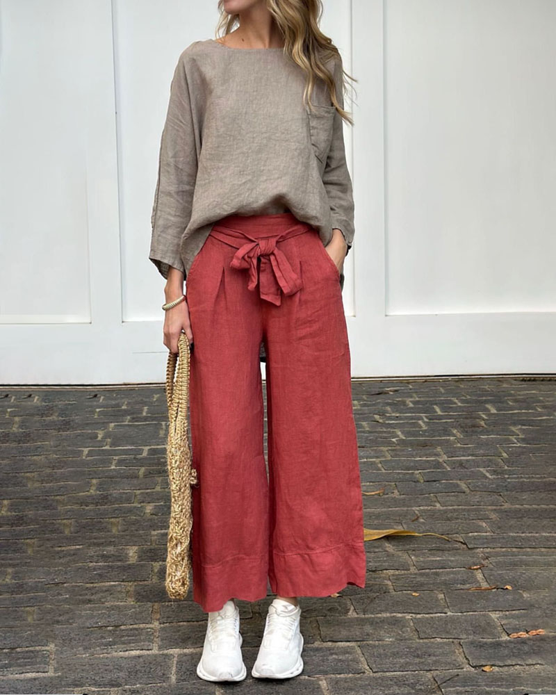 Ensemble deux pièces décontracté : haut uni et pantalon avec ceinture