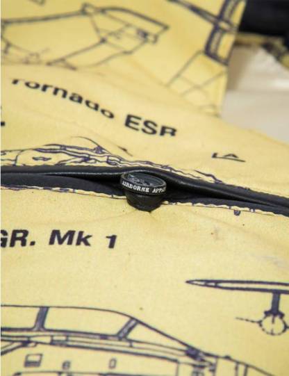 (NOUVEAUTÉS) VESTE EN CUIR DE VOL A-2 AVEC DOUBLURE NOIRE