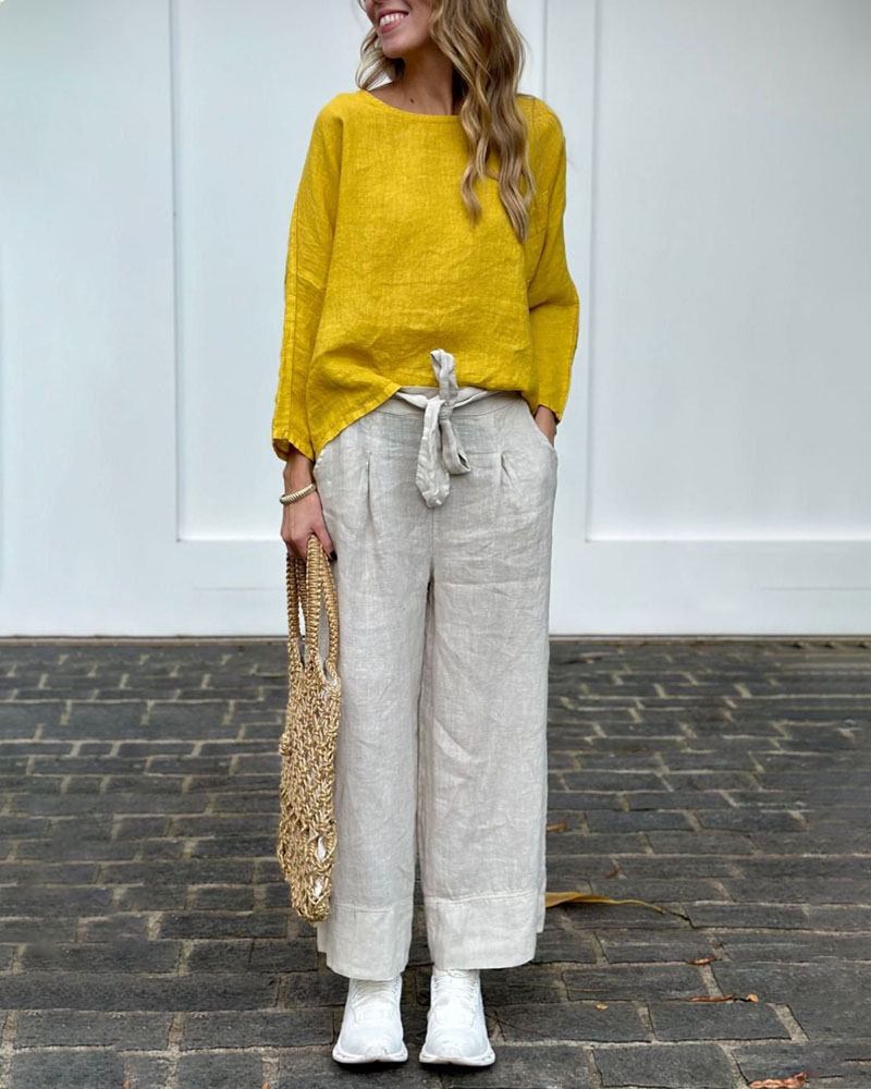 Set van twee casual stukken: effen top en broek met riem