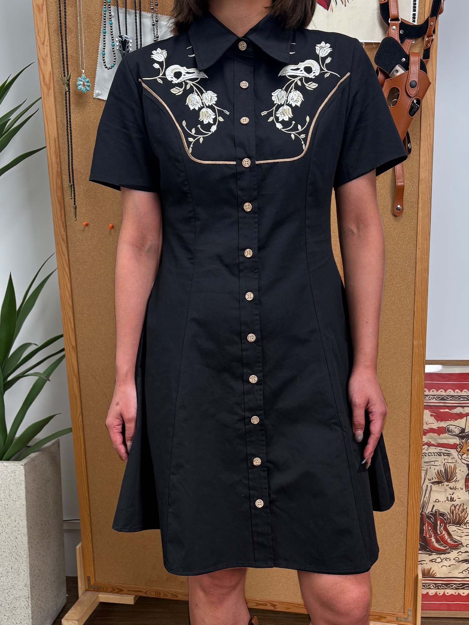 [Broderie] Tête de Corbeau Squelette et Fleur - Robe 100% Coton avec Double Poche