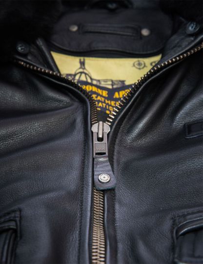 (NOUVEAUTÉS) VESTE EN CUIR DE VOL A-2 AVEC DOUBLURE NOIRE