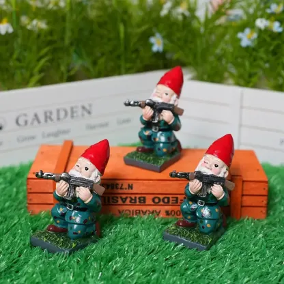 Drei Zwergensoldaten mit AK-47-Gewehren【2 kaufen, versandkostenfrei】