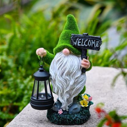 Große, beflockte Gartenzwerg-Statue aus Kunstharz mit Willkommensschild