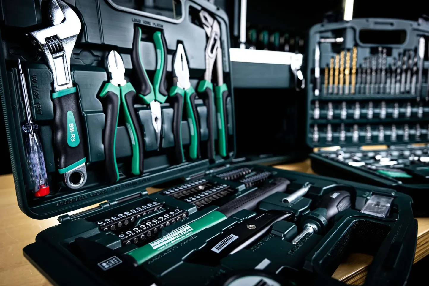 Mannesmann Werkzeugbox mit Schubladen, 163-tlg.