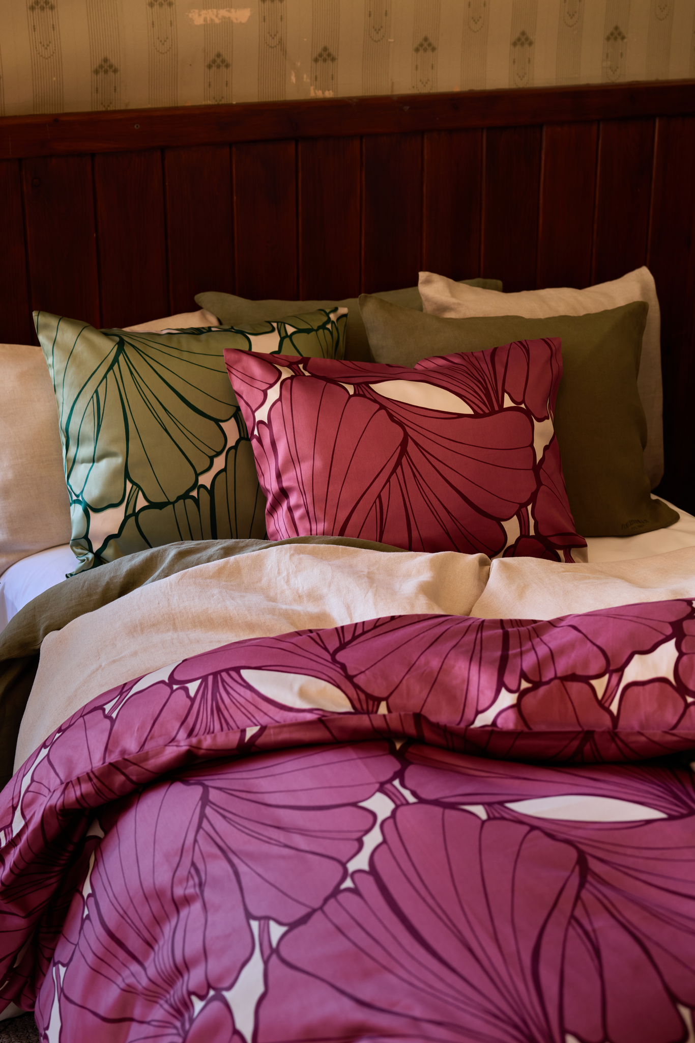 Lilia Satiinipussilakanasetti-Finlayson