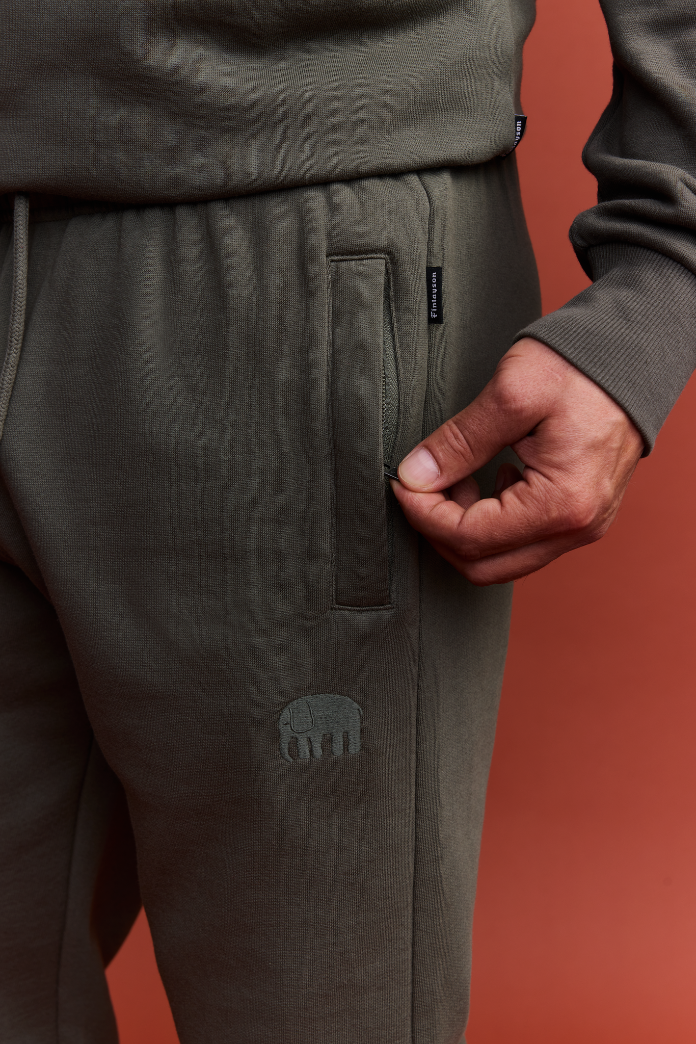 Elefantti collegehousut-Finlayson