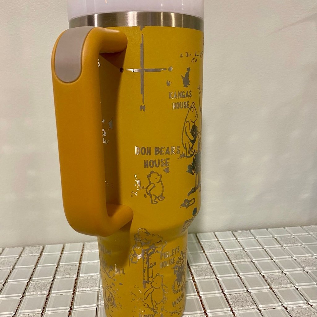 Pothtoh The Winthtnie Quencher H2.0 FlowState? Tumbler | 40 OZ