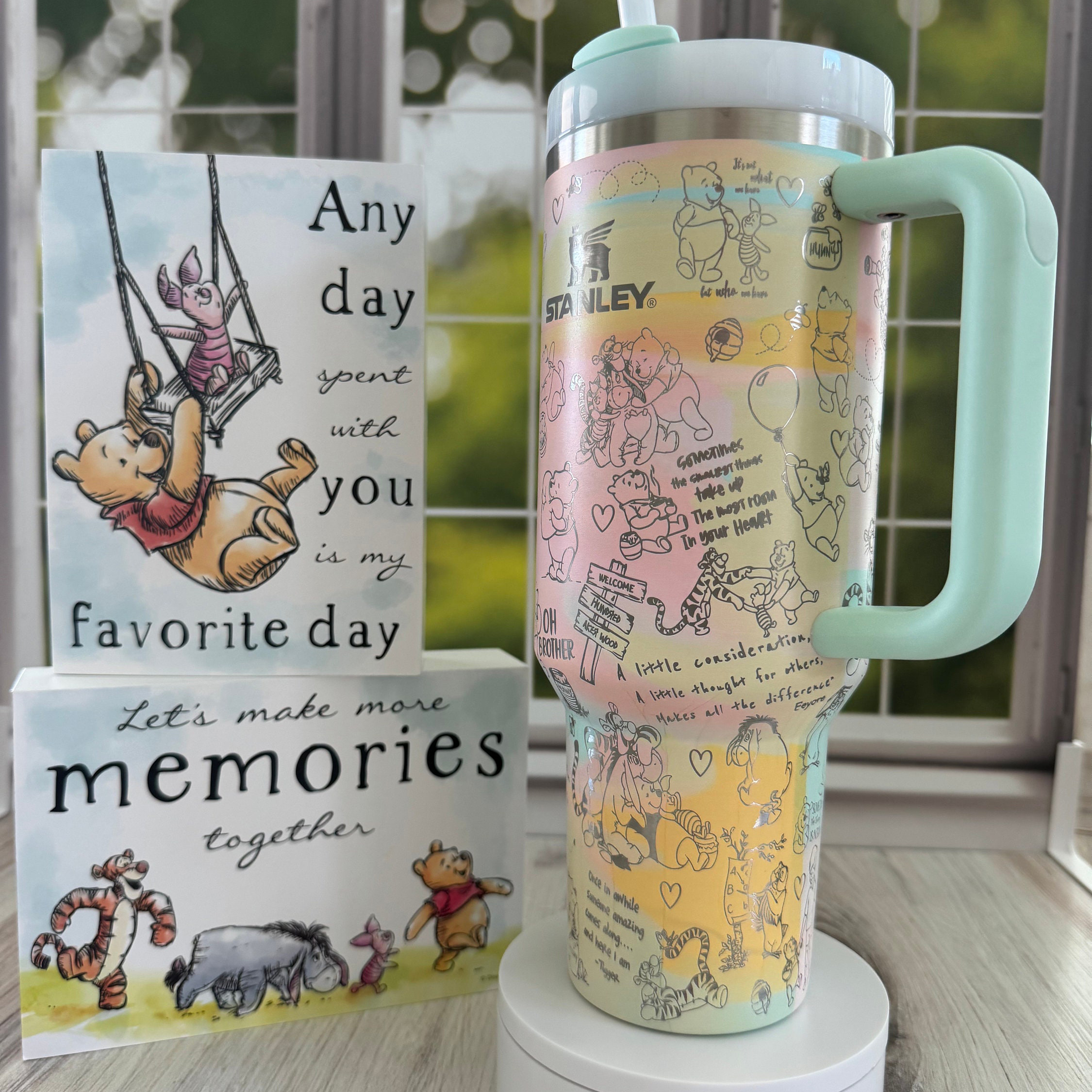 Pothtoh The Winthtnie Quencher H2.0 FlowState? Tumbler | 40 OZ