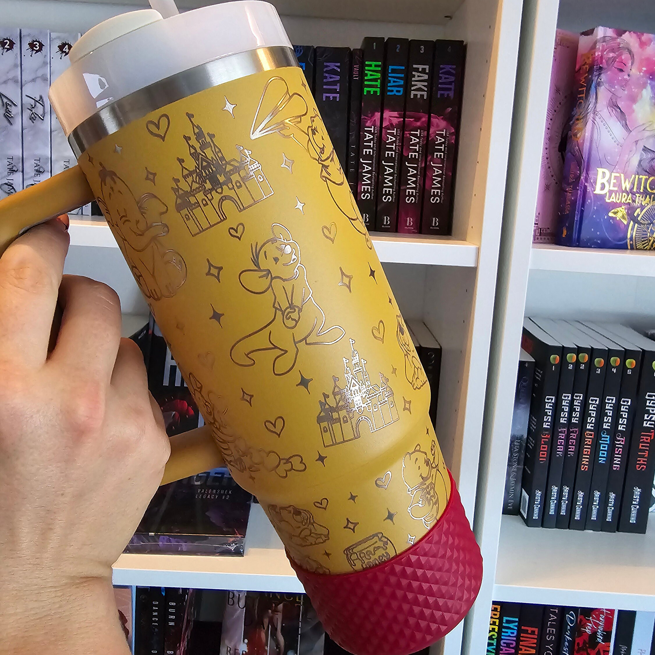 Pothtoh The Winthtnie Quencher H2.0 FlowState? Tumbler | 40 OZ
