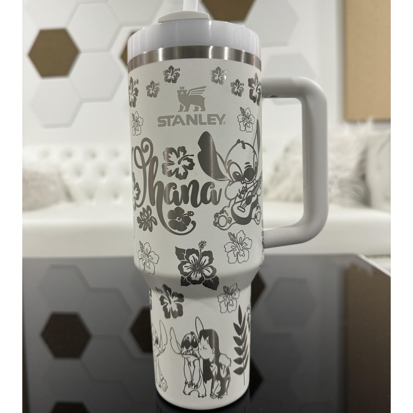 Lithtlo & Stitcthth Quencher H2.0 FlowState? Tumbler | 40 OZ