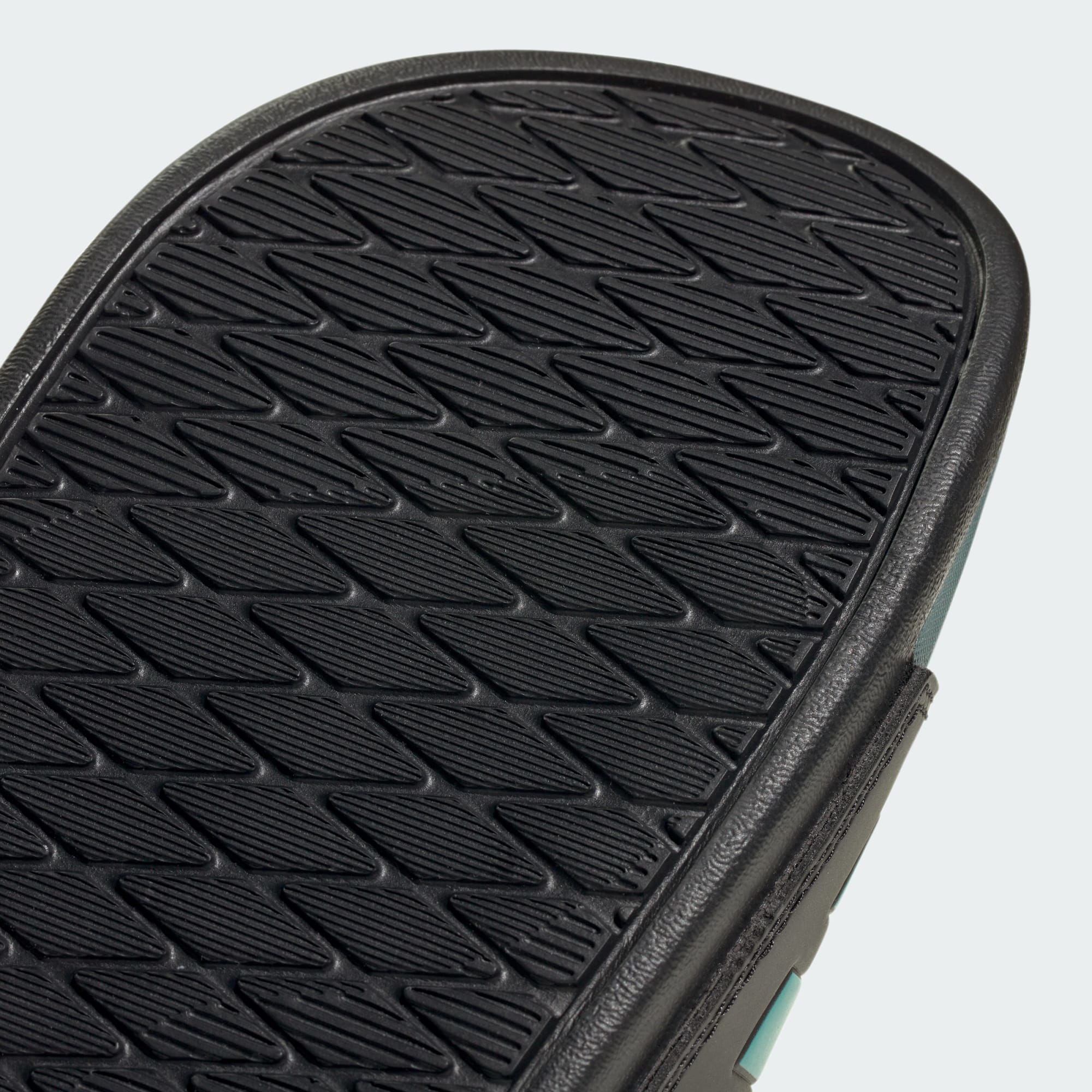 Men's adithtdas Adilette Comfort Slides