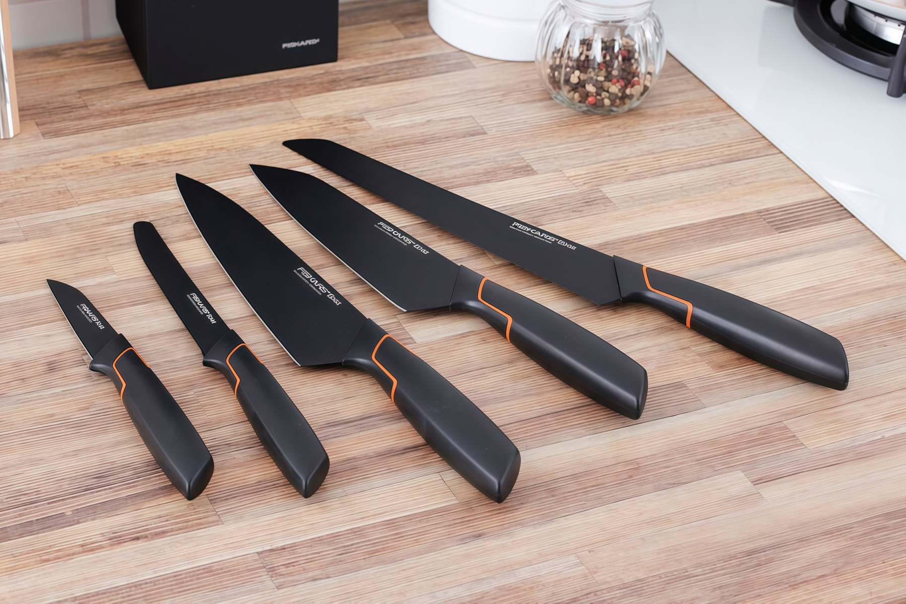 ✨ 5 kés elegáns blokkban + élezőkészlet - limitált kiadás azoknak, akik többet szeretnének, mint pusztán főzni!