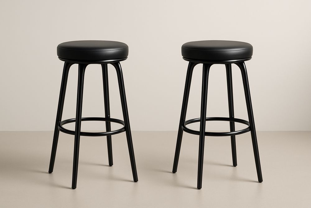 Paire de tabourets hauts en métal et simili cuir noir-Nordlinea