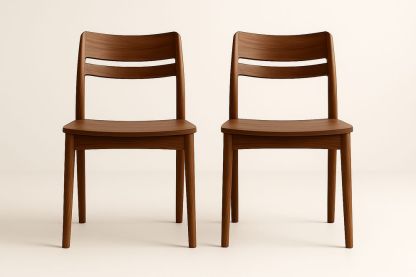 Chaises en bois brun massif ensemble de 2-Nordlinea